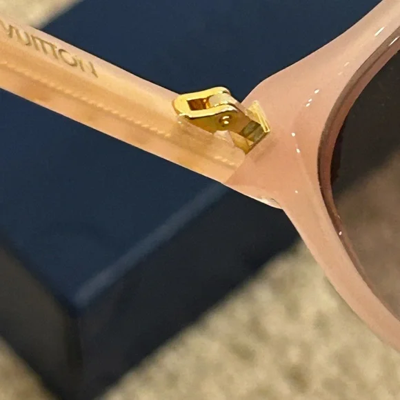 Louis Vuitton Light Cat Eye Sunglasses pink! Z1658W - Picture 5 of 16
